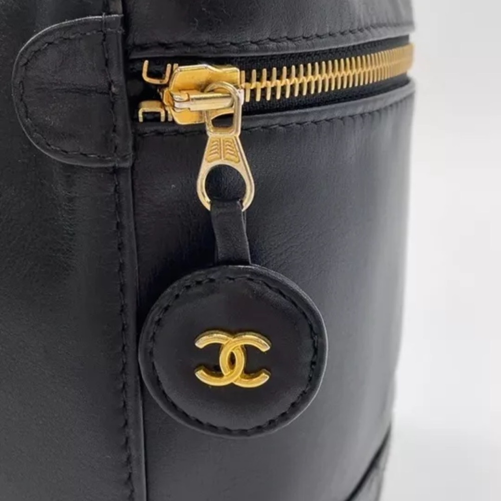 CHANEL COCO MARK MATTELLASSE LEATHER VANITY BAG TO CROSS BODY - Picture 11 of 16